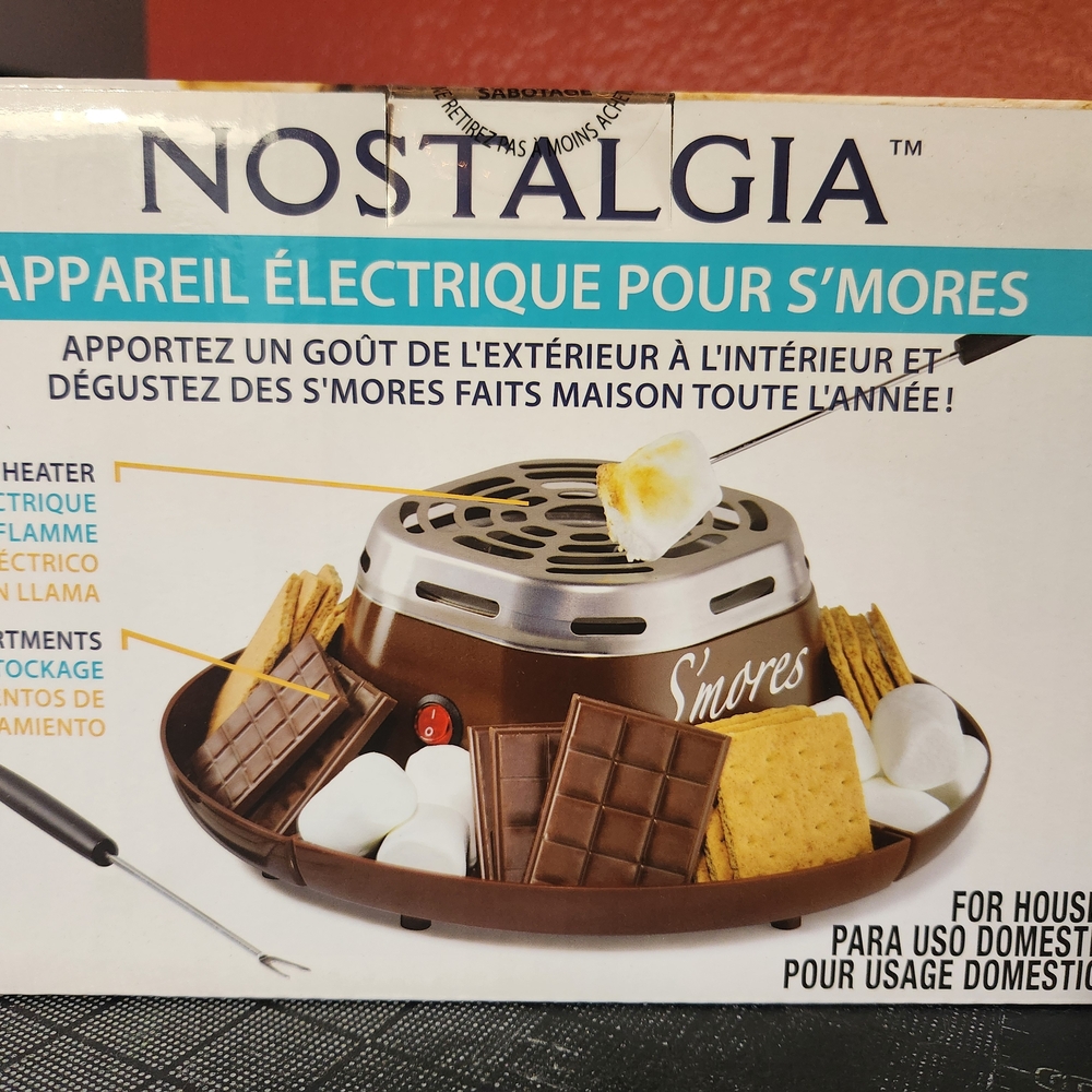 NEW Nostalgia Electric S'mores Maker